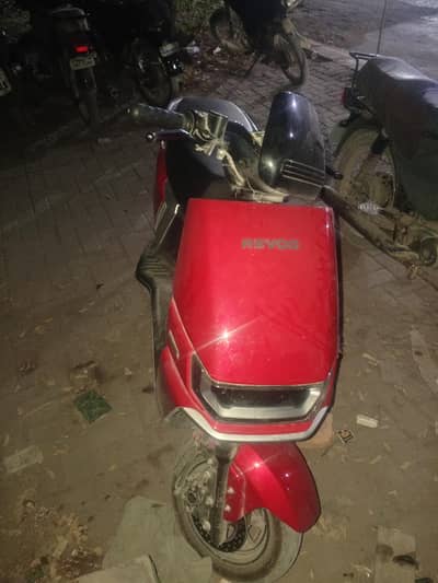 Revoo scooty A12 LFP