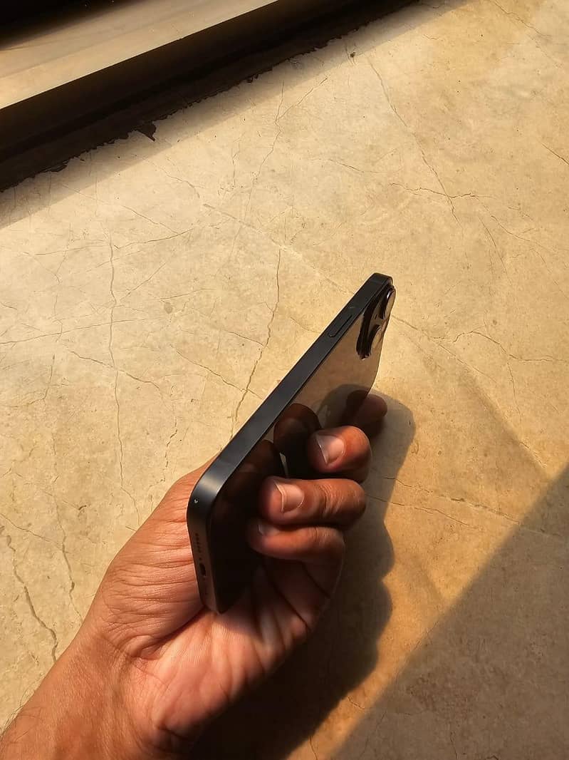 Apple iPhone 14 6