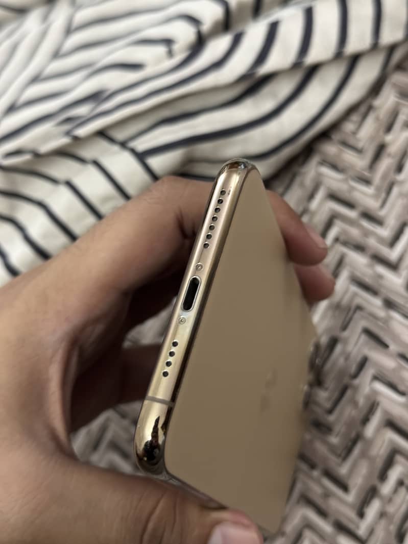 Apple iPhone 11 Pro Max 3