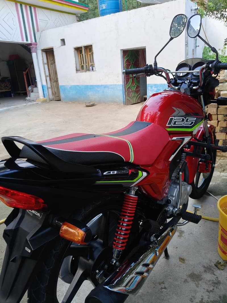 CB 125F 3