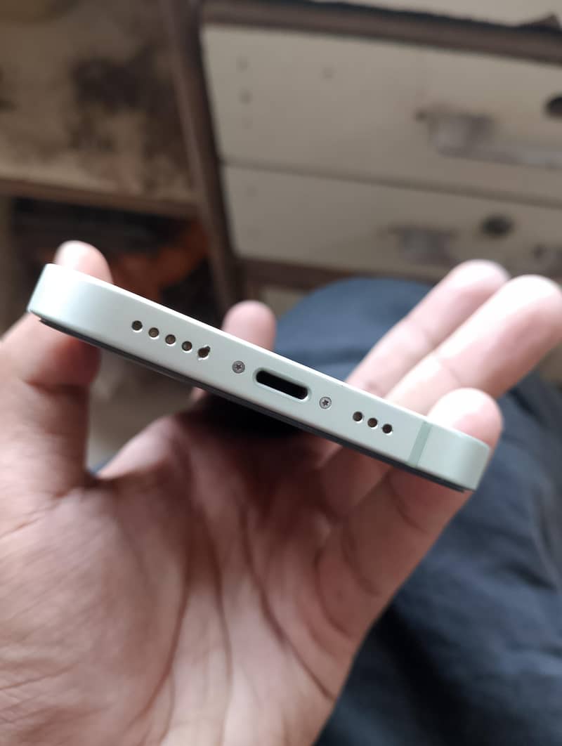 Apple iPhone 12 2