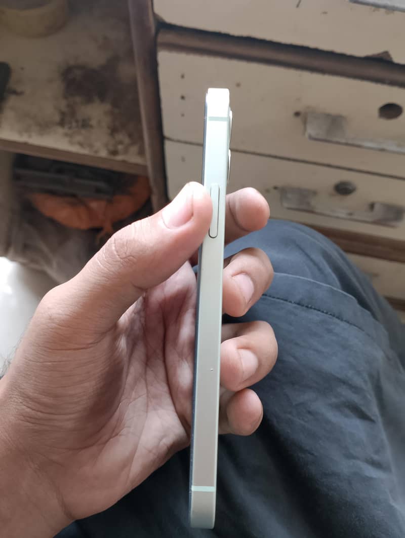 Apple iPhone 12 3