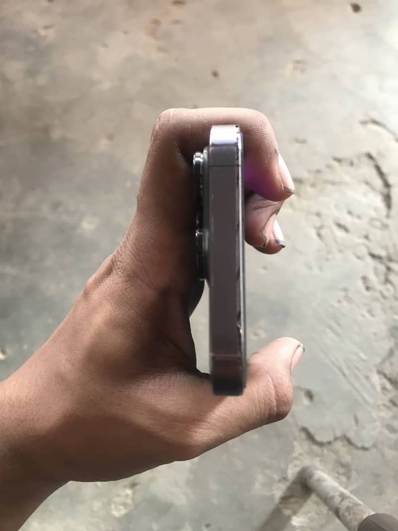 Apple iPhone 14 Pro 0