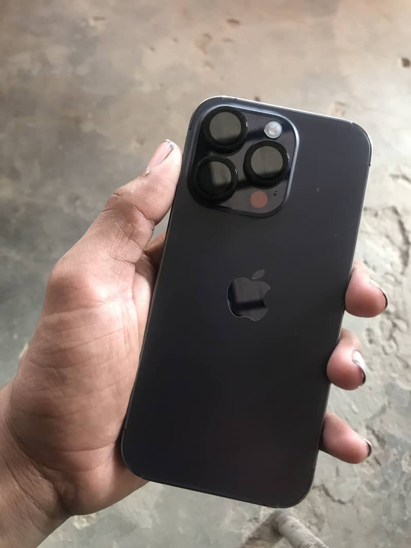 Apple iPhone 14 Pro 1