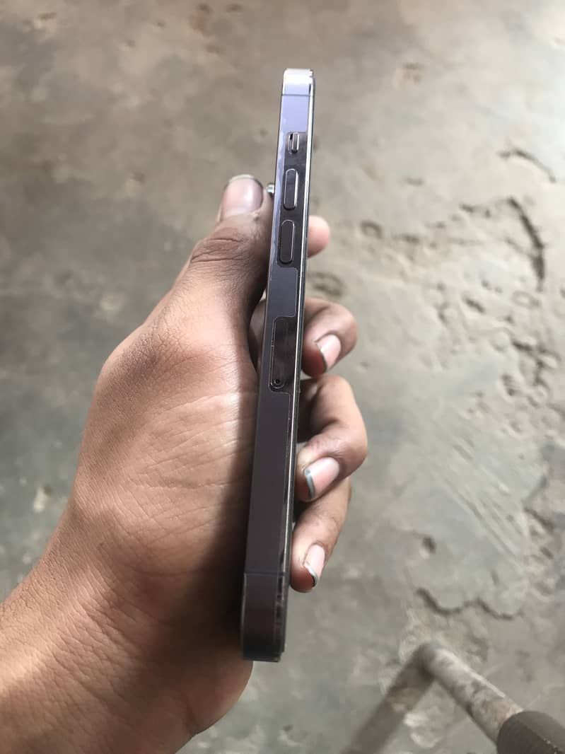 Apple iPhone 14 Pro 3