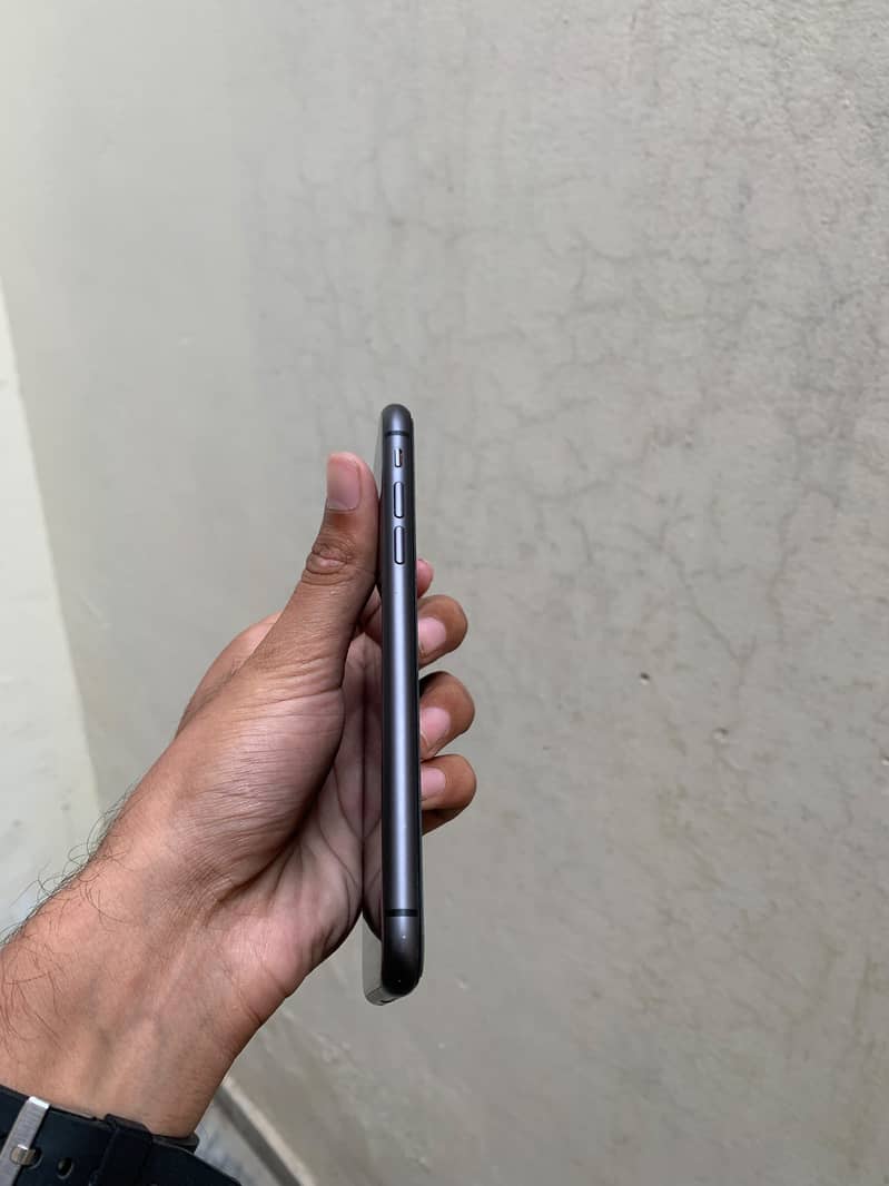 Apple iPhone 11 5