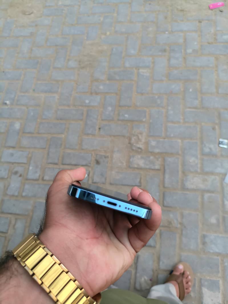 Apple iPhone 13 Pro 1