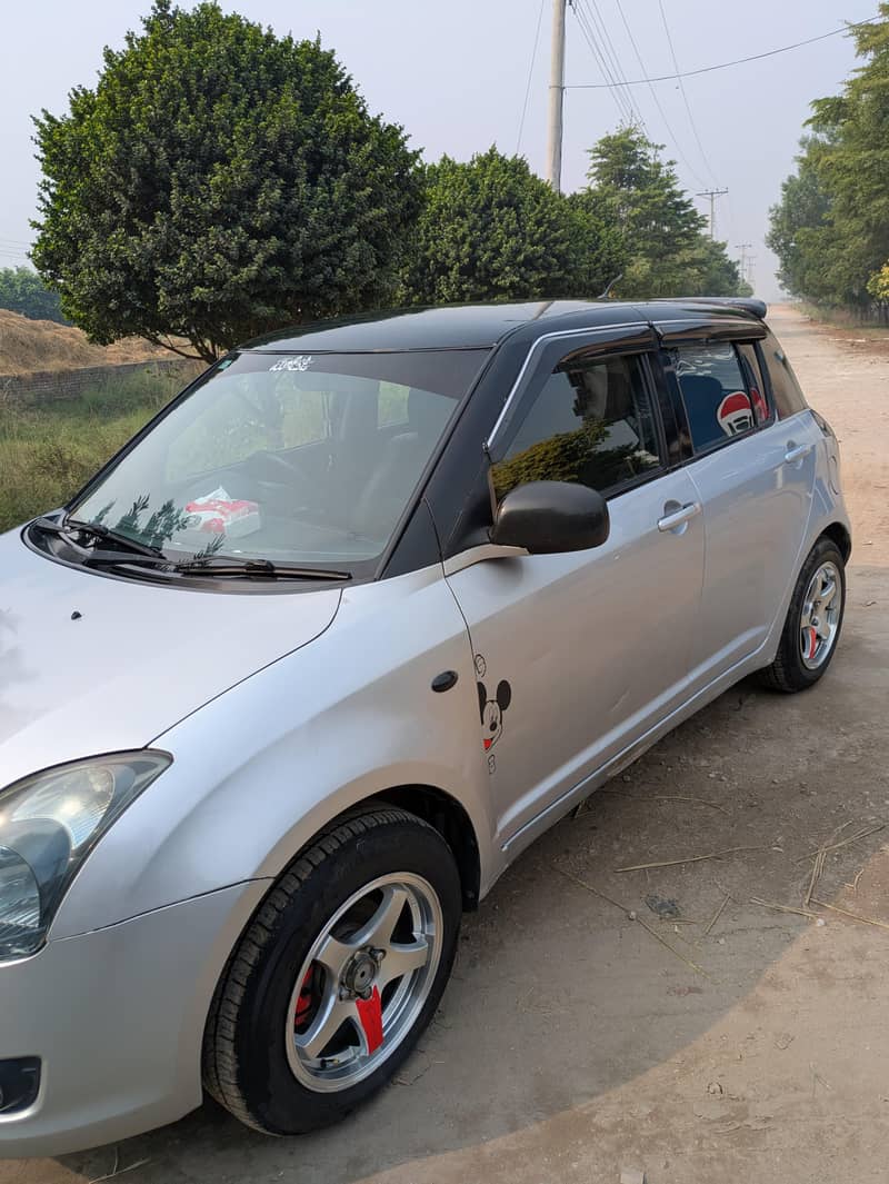 Suzuki Swift 2012 1