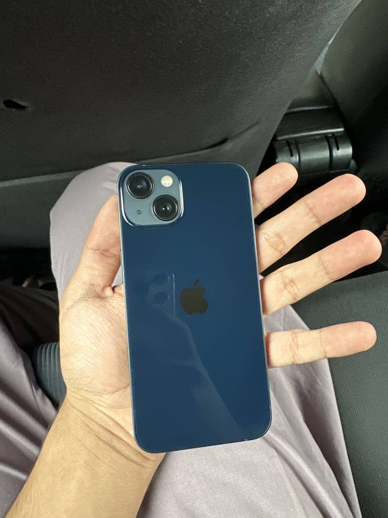 Apple iPhone 13 0