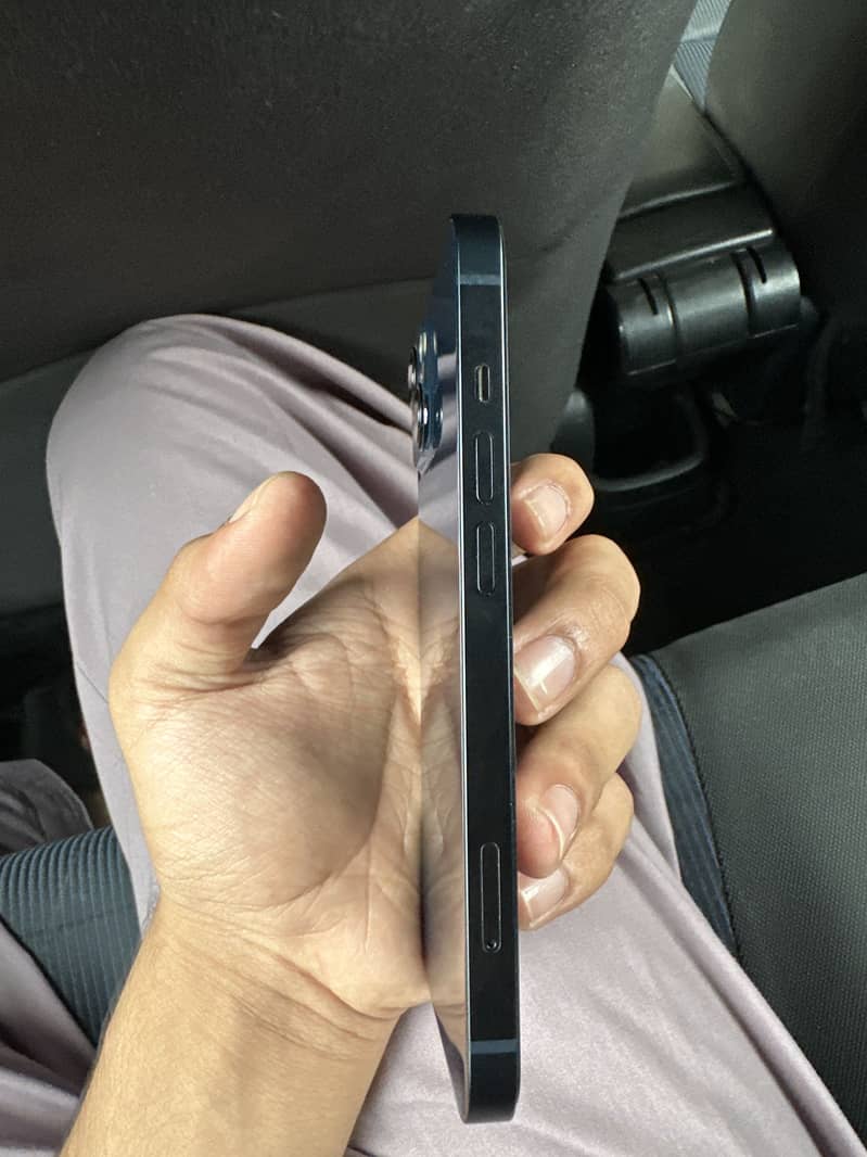 Apple iPhone 13 3