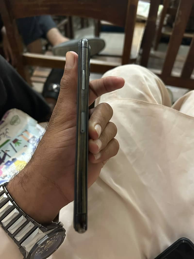 Apple iPhone 11 Pro Max 3