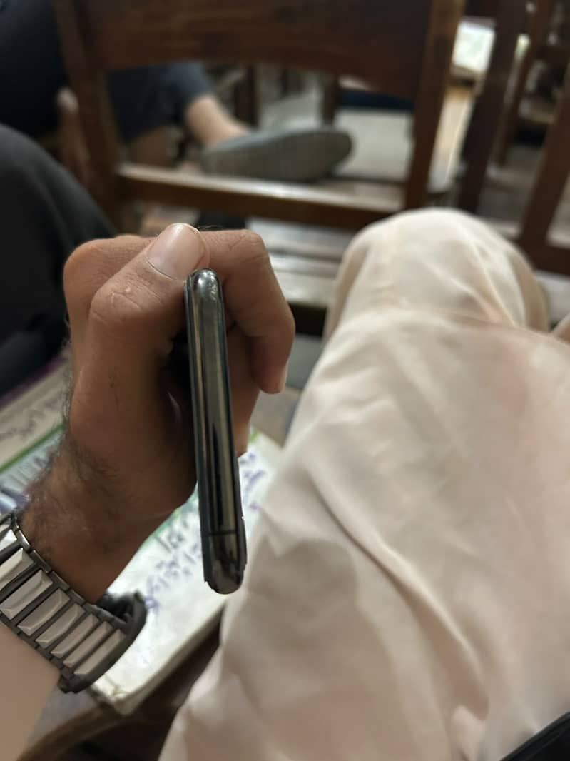 Apple iPhone 11 Pro Max 6
