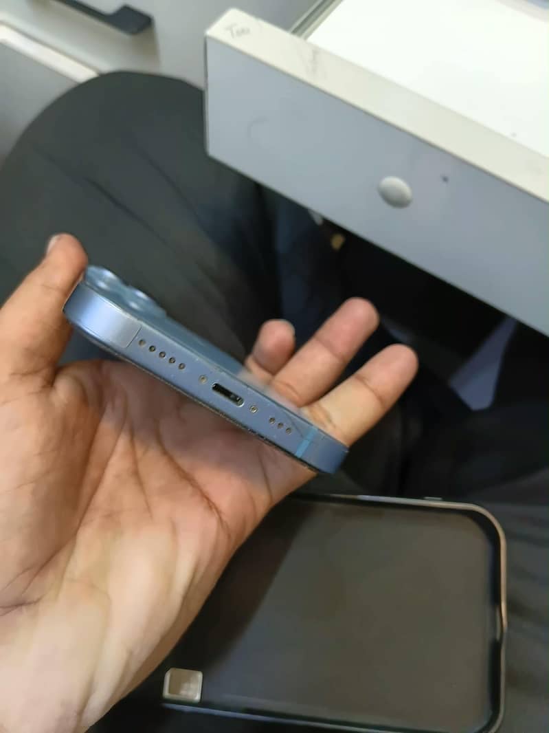 Apple iPhone 14 3