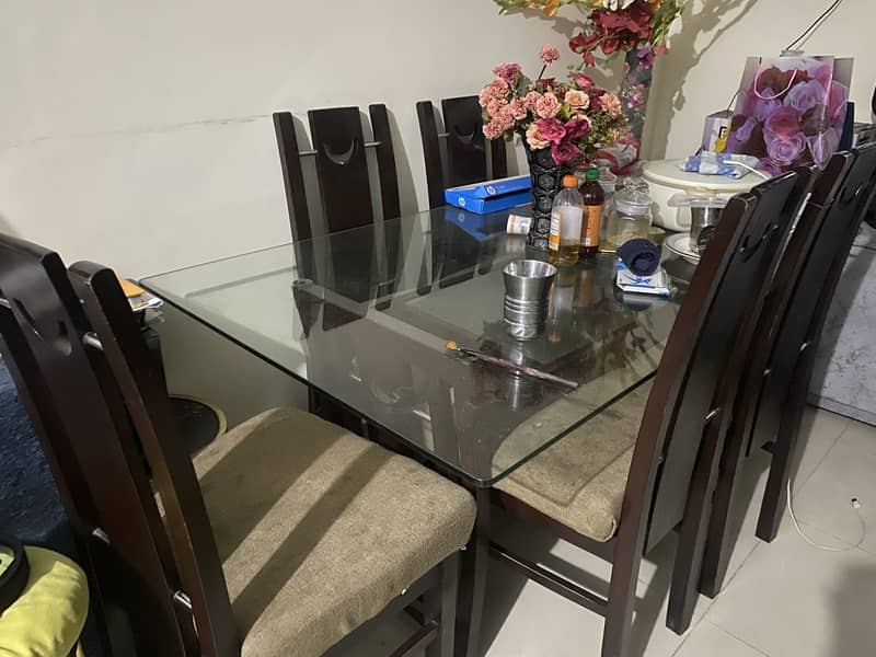 Dining table 0
