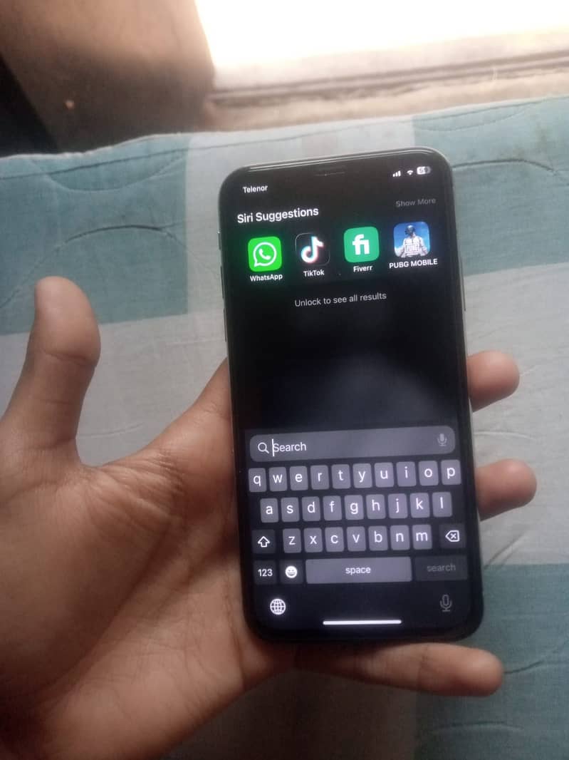 Apple iPhone X 0