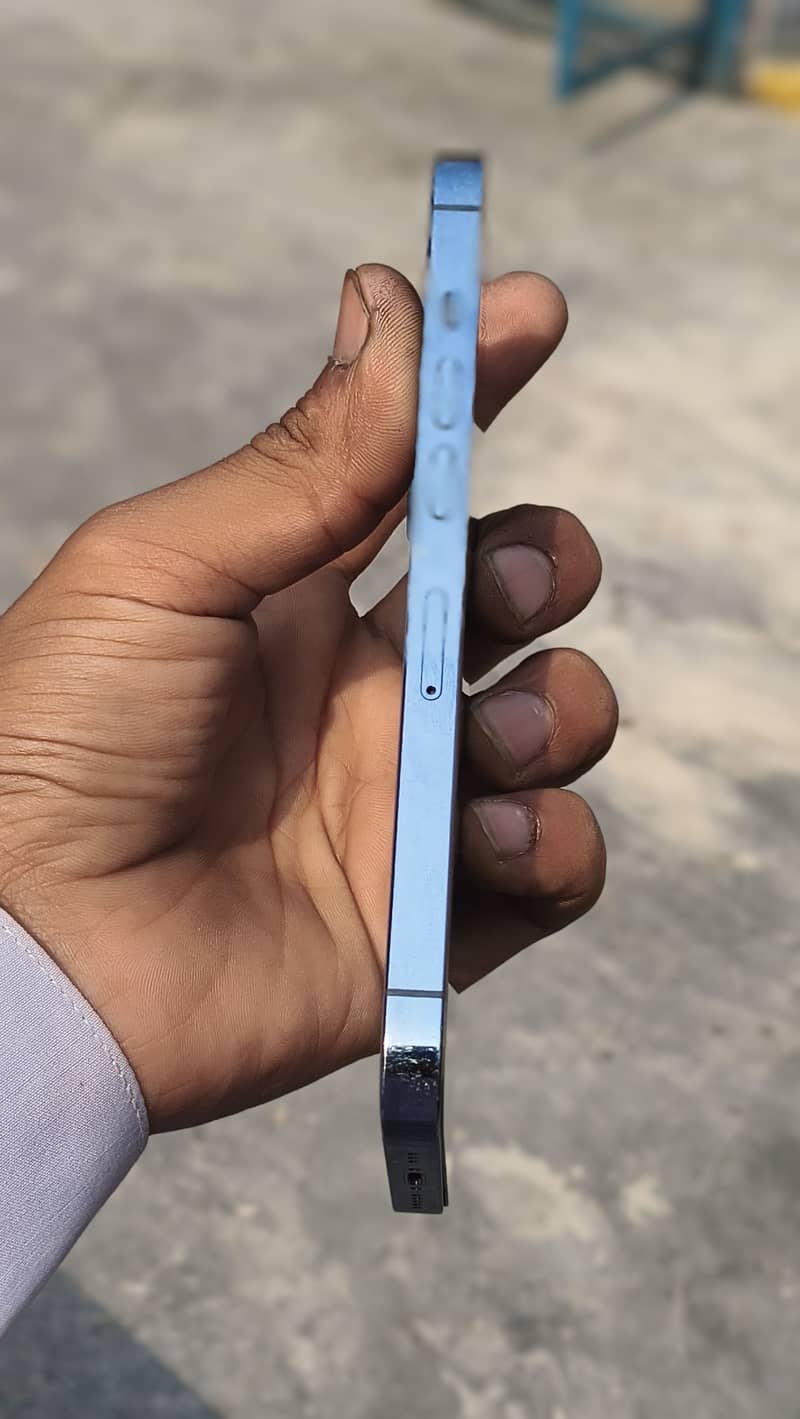 4month sim time available Apple iPhone 13 Pro 4