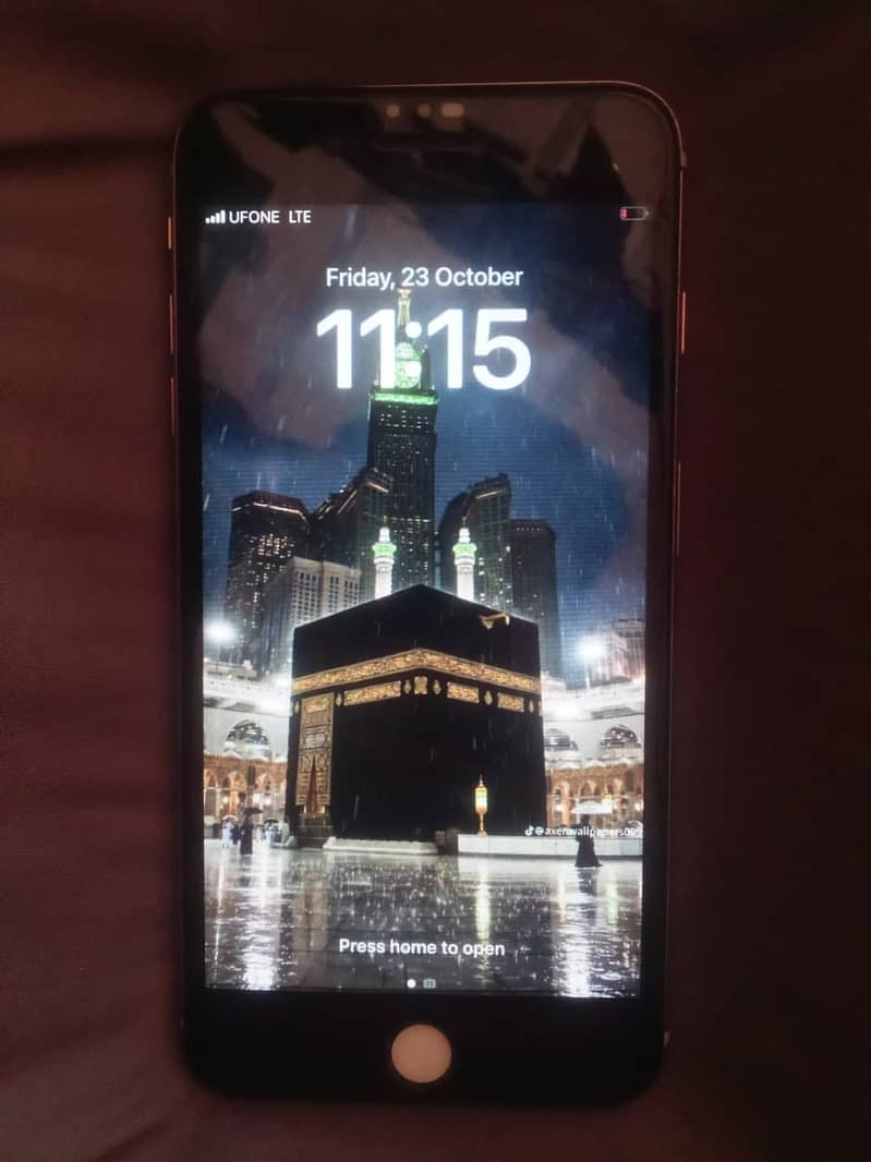 Apple iPhone 8 Plus 0