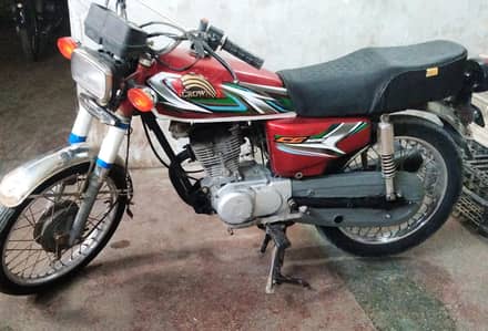 crown 125c 2022 last month karachi 03188308655