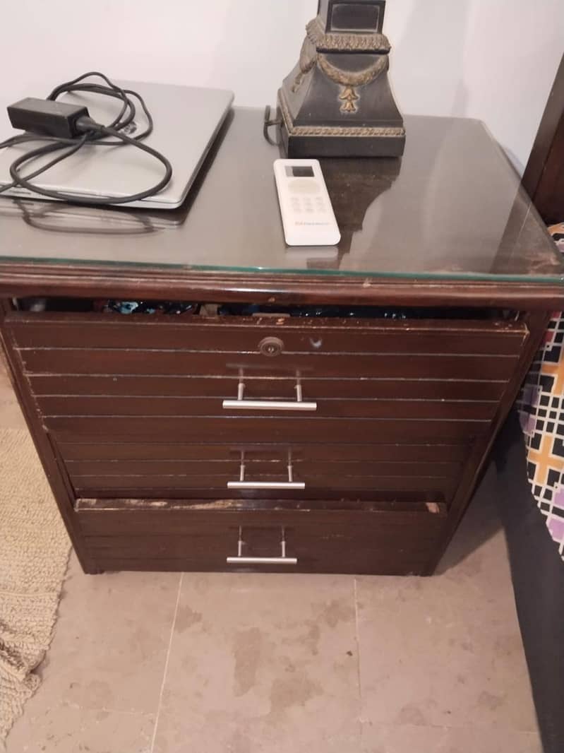 bed set + dressing table 1