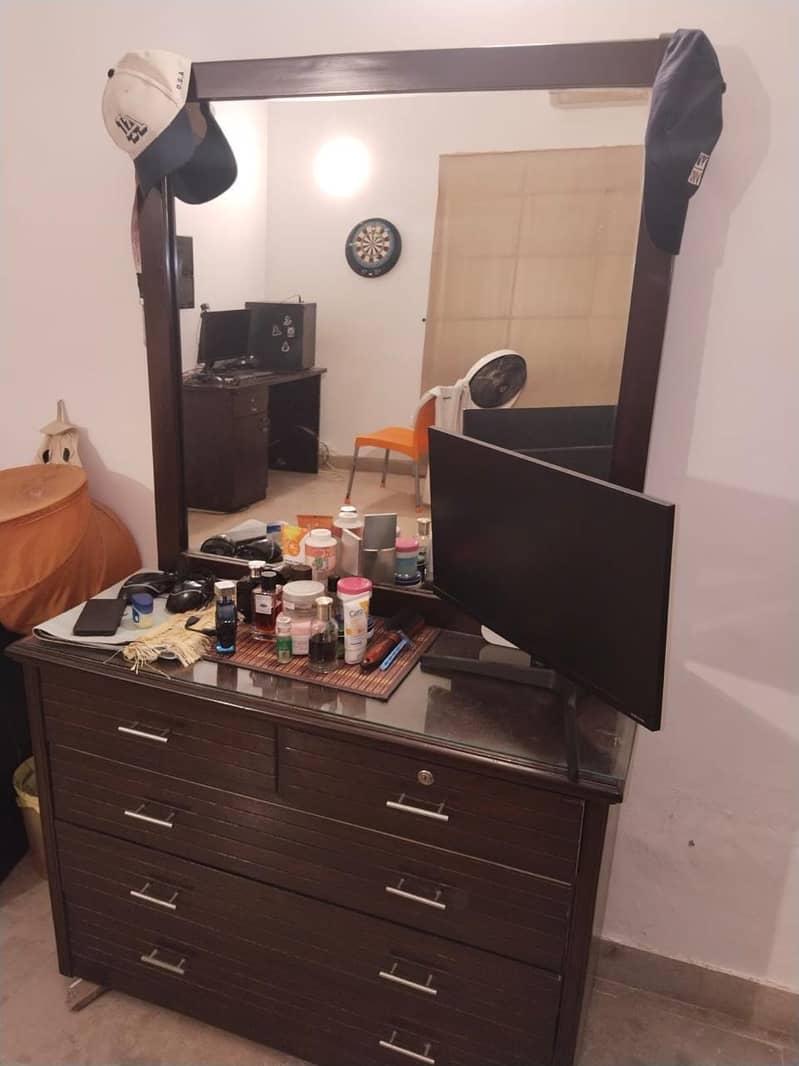 bed set + dressing table 2