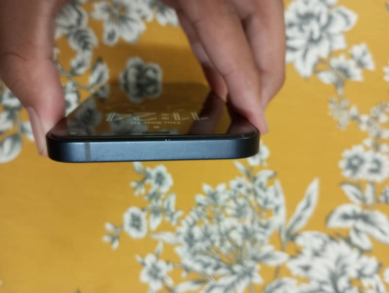 Apple iPhone 12 4