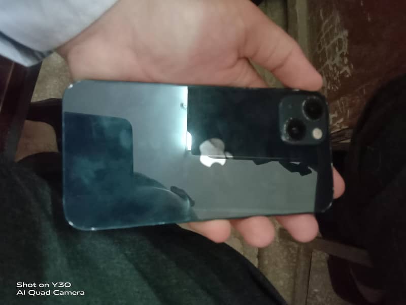 Apple iPhone 13 2