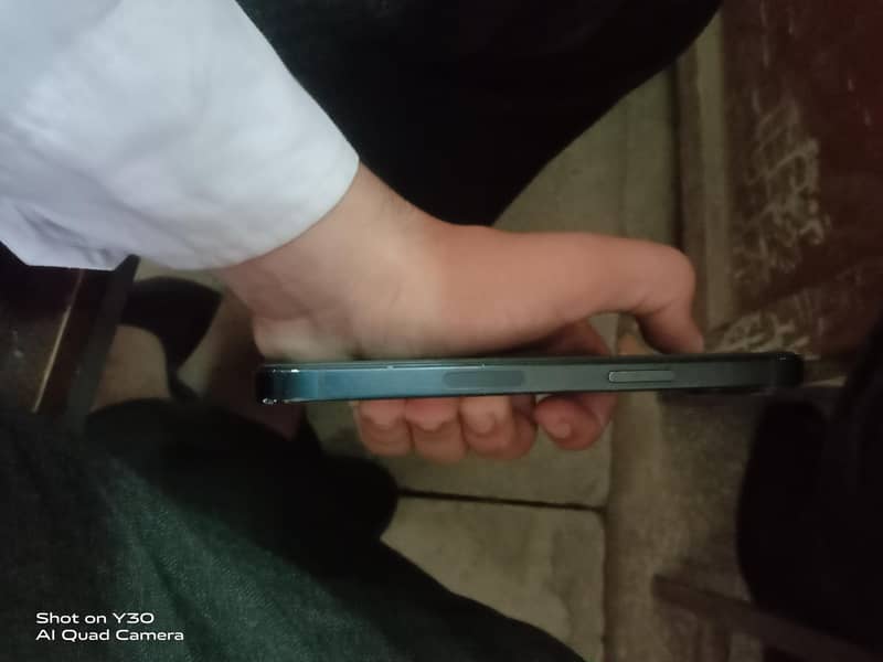 Apple iPhone 13 4