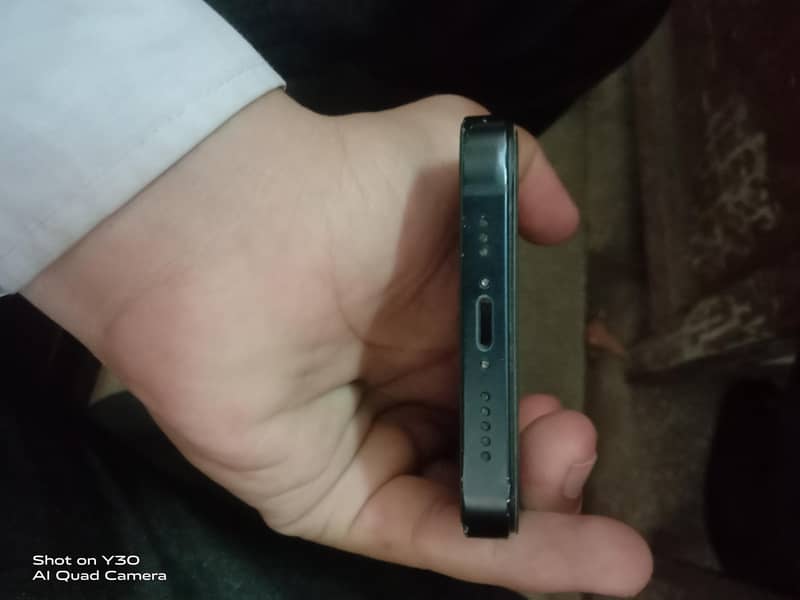 Apple iPhone 13 5