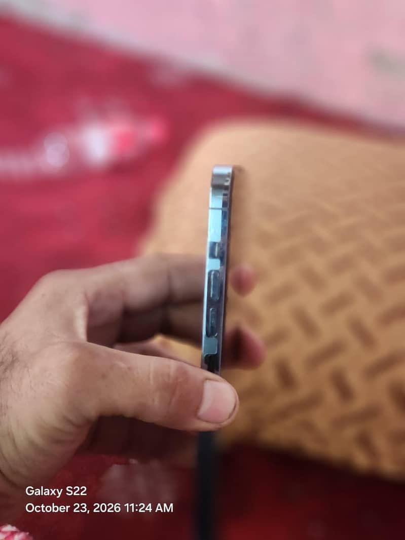 Apple iPhone 13 Pro Max 8