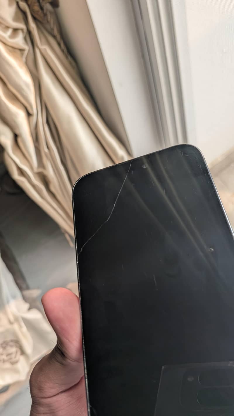 iPhone 14 Pro Max 2