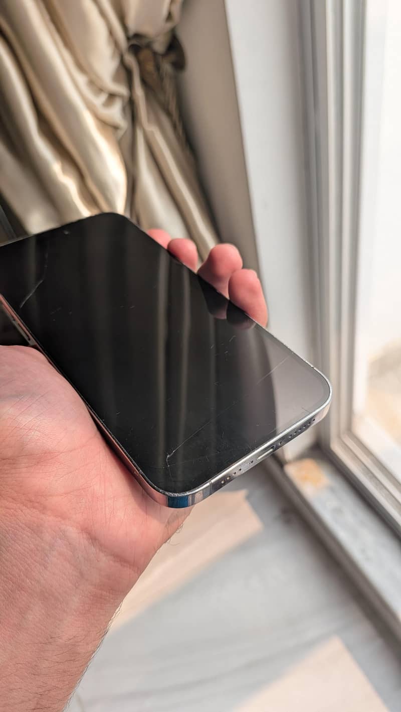 iPhone 14 Pro Max 5