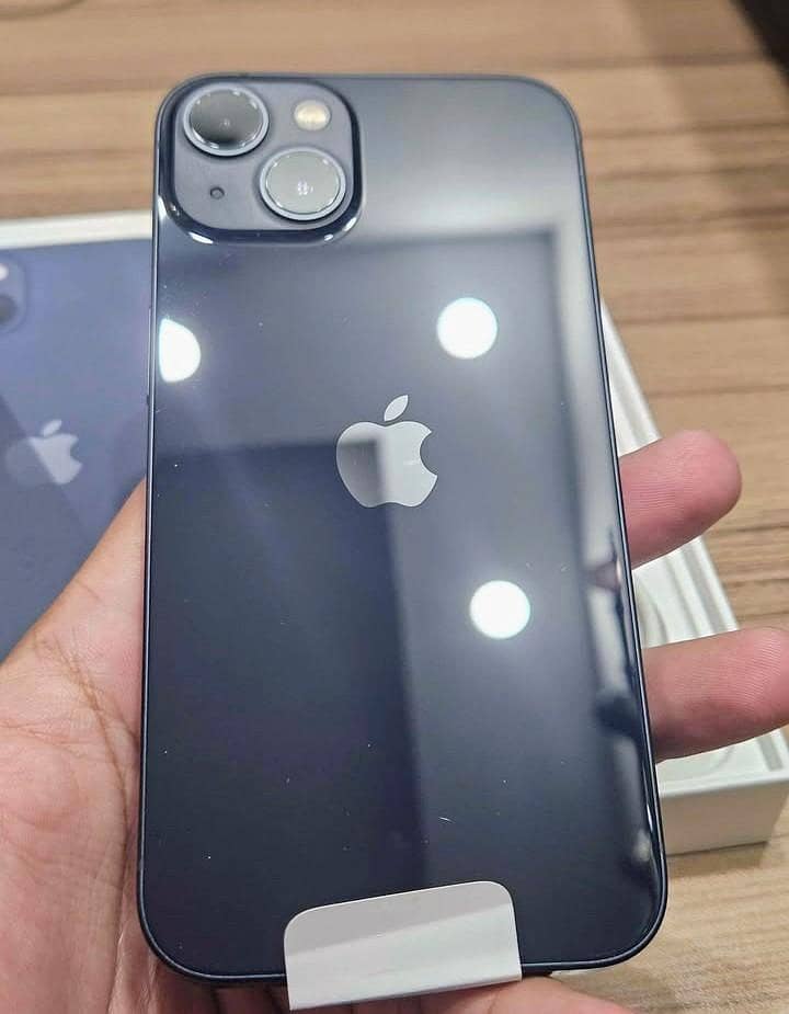 Apple iPhone 13 1