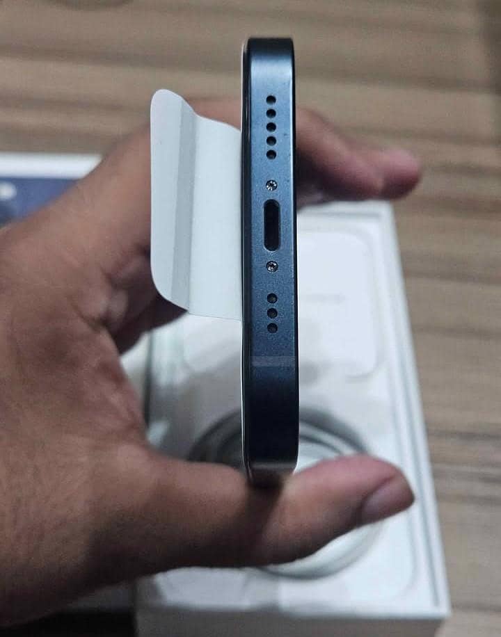 Apple iPhone 13 4