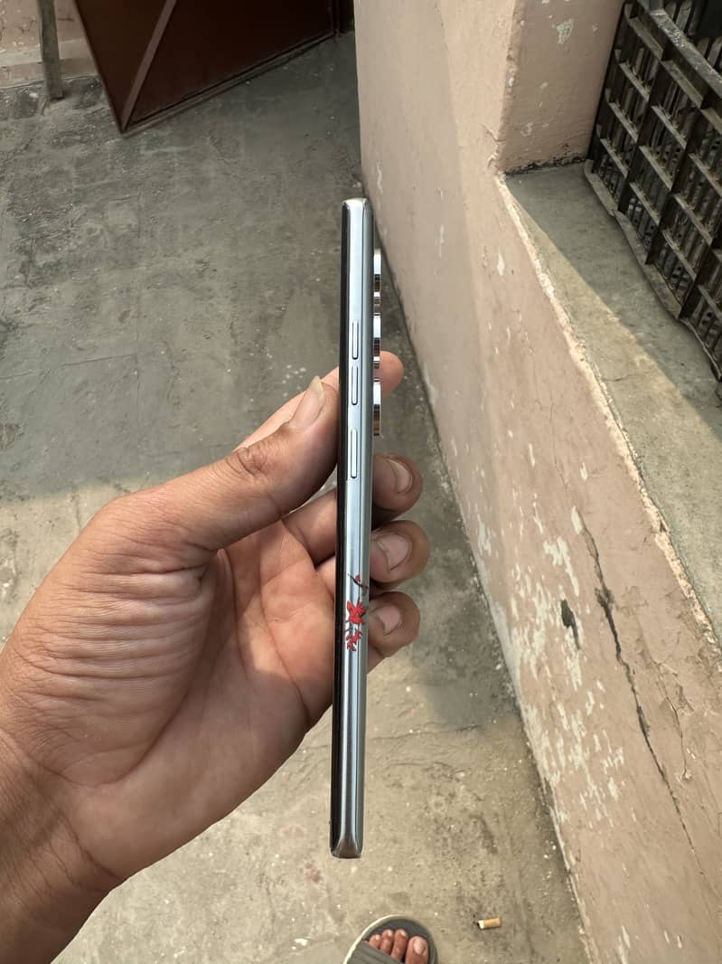 Tecno CAMON 40 Pro 6