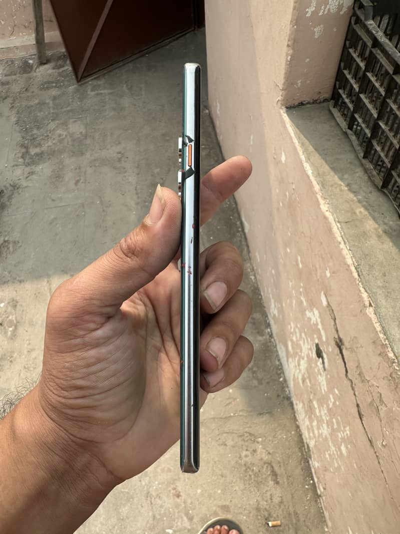 Tecno CAMON 40 Pro 7