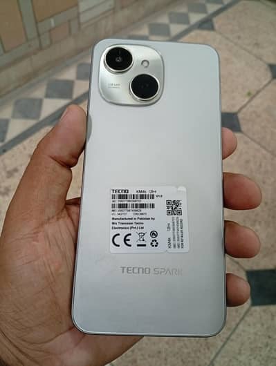 Tecno sprak 40c Full box charger 4+4GB=128G no open no repair 10/10