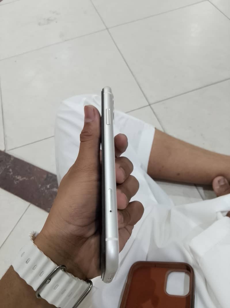 Apple iPhone 11 5