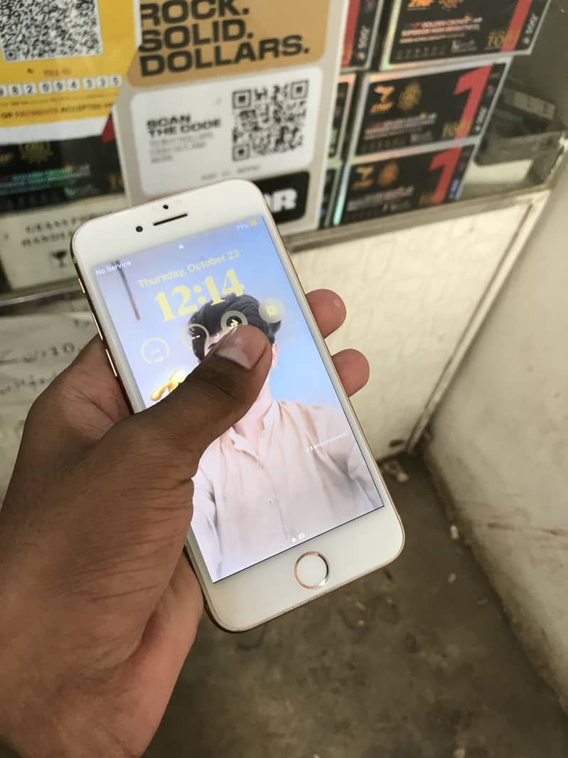 Apple iPhone 8 4