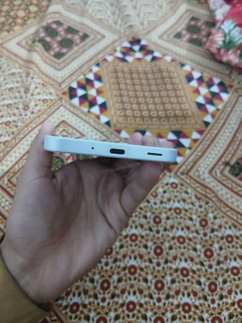 Samsung Mobile A16 8