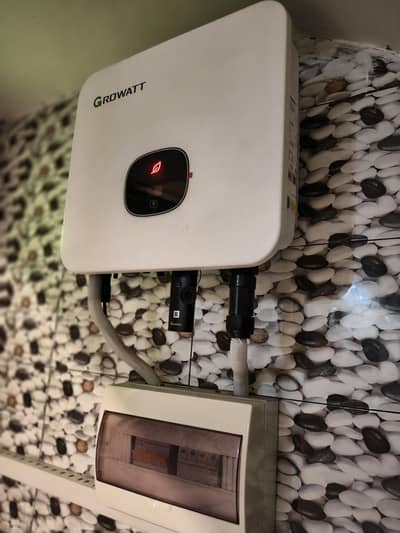 Growatt 10kW On-Grid Solar Inverter for Sale – Excellent Condition