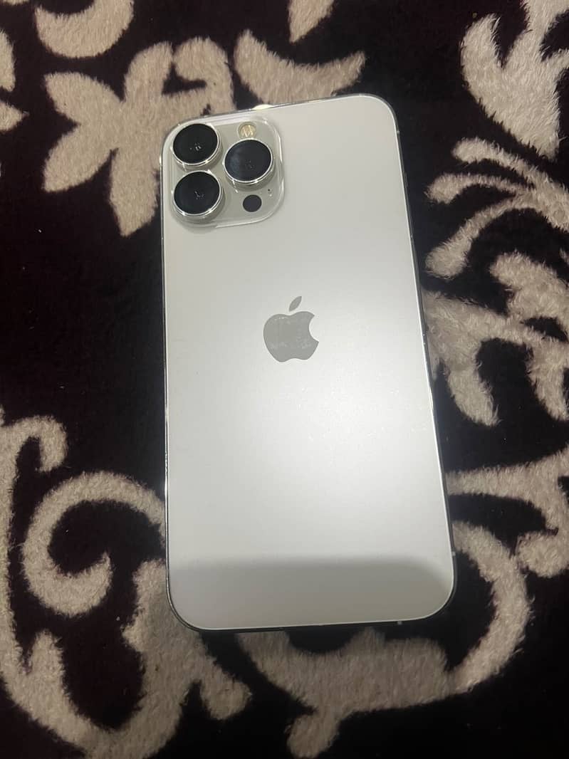 Apple iPhone 13 Pro Max 2