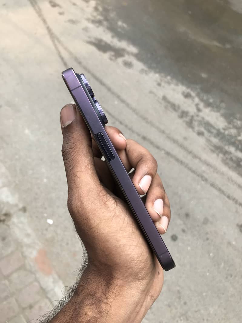 Apple iPhone 14 Pro 2