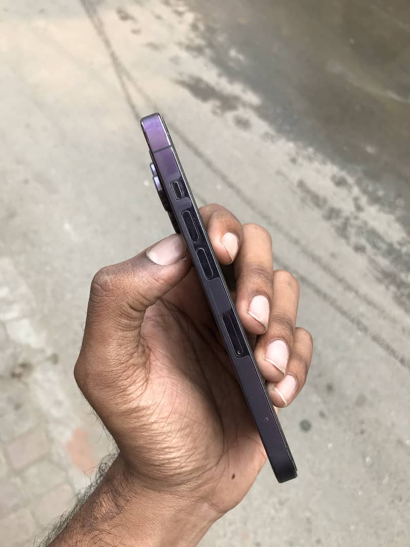 Apple iPhone 14 Pro 4