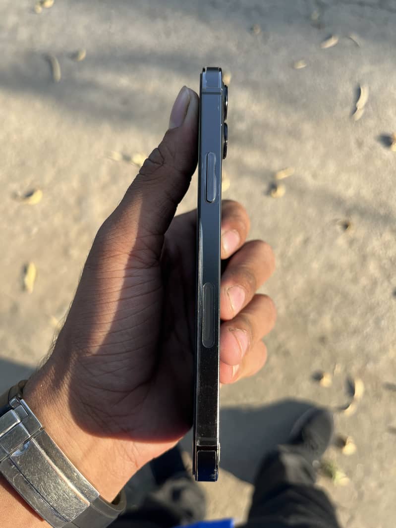 Apple iPhone 12 Pro 3