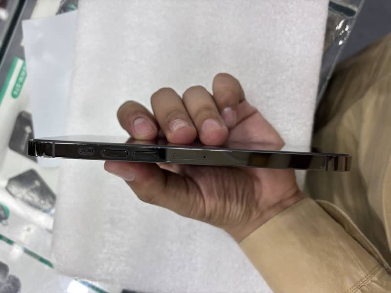 Apple iPhone 13 Pro Max 7