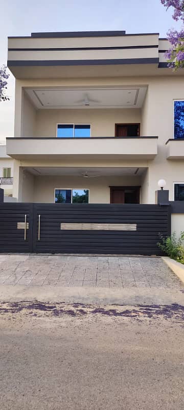 8 Marla Beautiful House Available For Sale