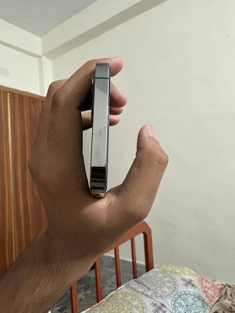 Apple iPhone 12 Pro 6