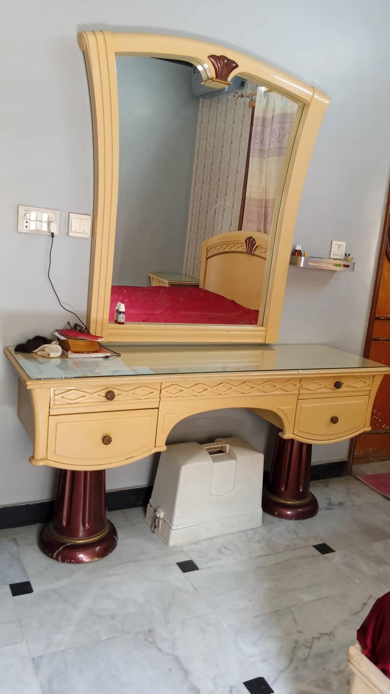 king size bed with dressing table 1