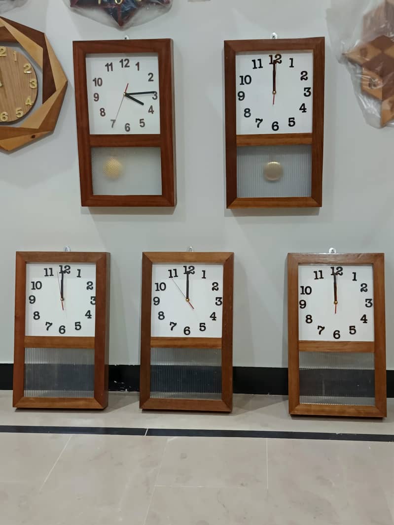 Pendulum clock 3