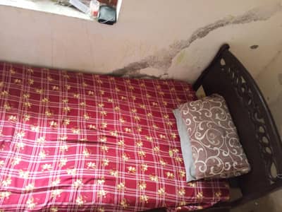 urgent for sale 2 single beds